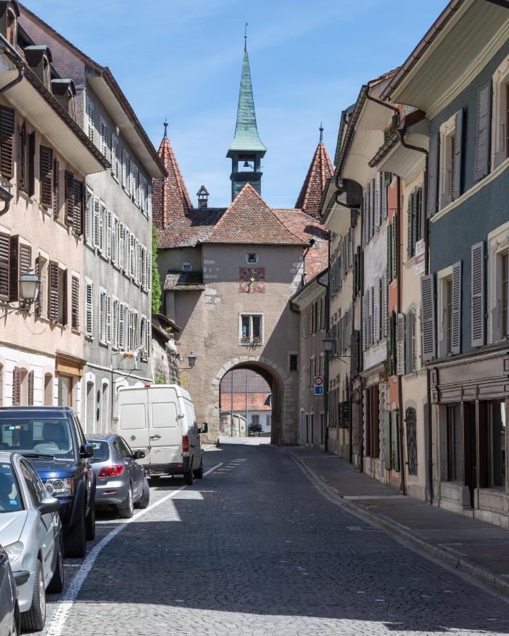 Vivez Un Conte De Fee Dans La Piece Ronde D'Une Tour Medievale Porrentruy Bagian luar foto